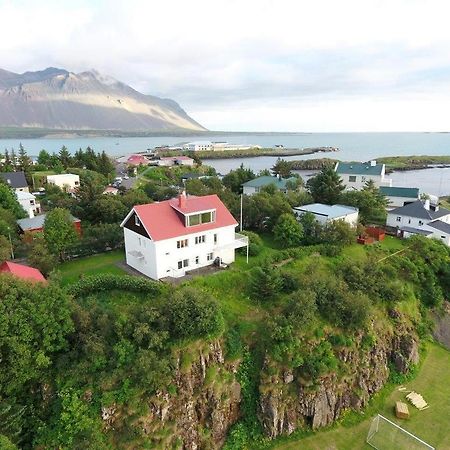 Helgugata Guesthouse Borgarnes Bagian luar foto